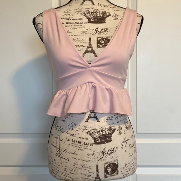 VESTIDOS RUFFLE HEM CROP TOP - Picture 2 of 5